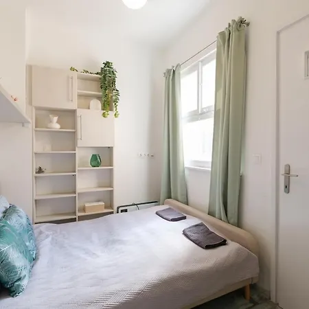 Apartment Bem By Small