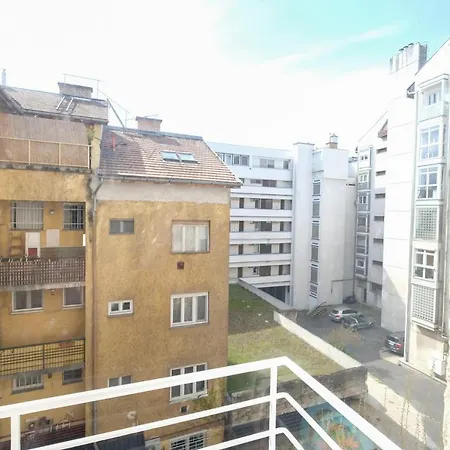 Bem By Small * Budapešť